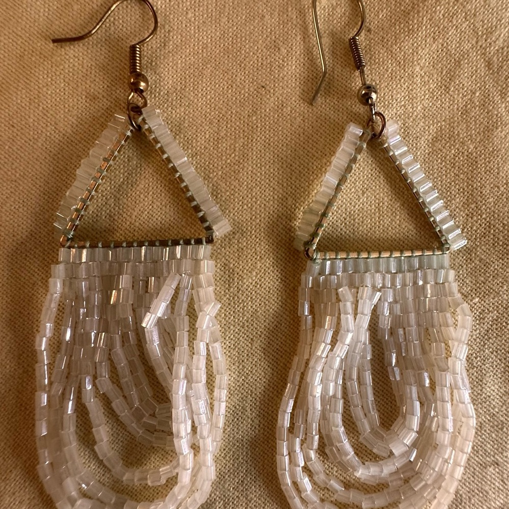 Vintage 80’s Beaded dangle Earrings